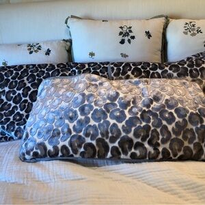 Lee Jofa Gorgeous silk velvet gray taupe leopard cut velvet Pillow cover 28x 14”